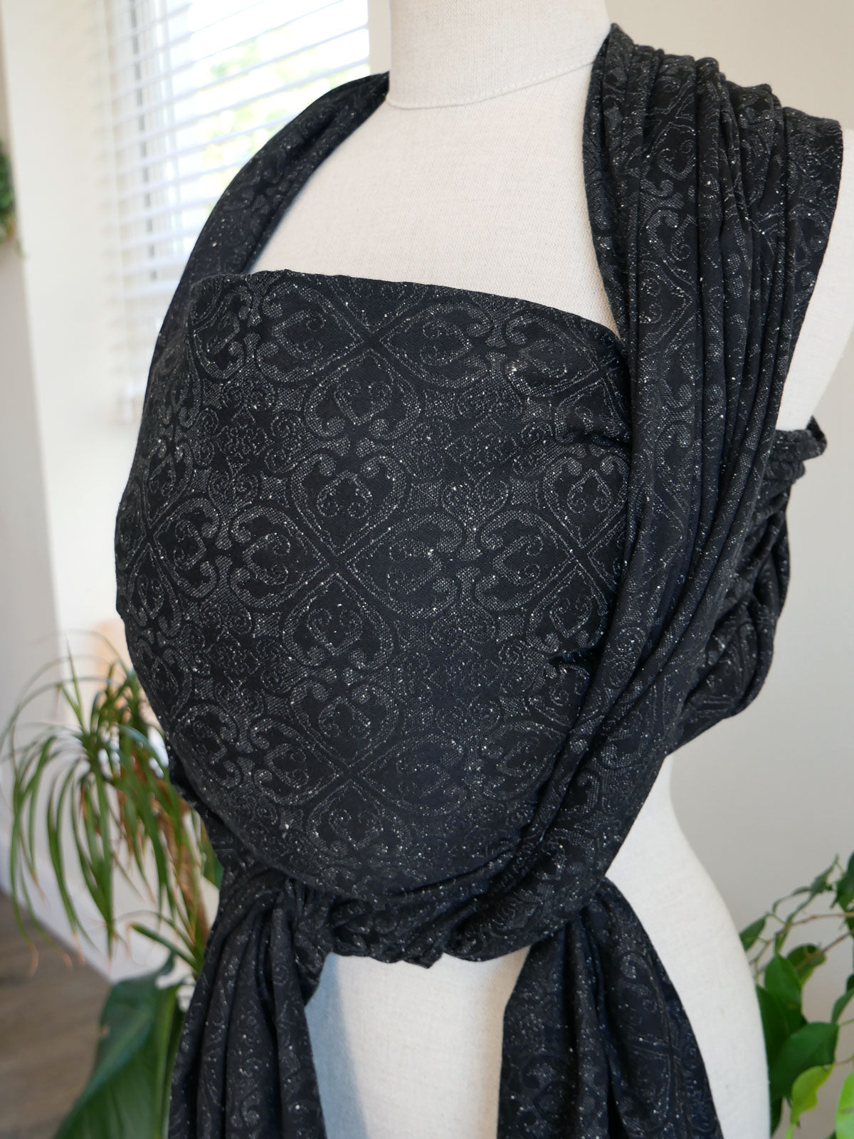 Victoriana Darkest Night Babytragetuch