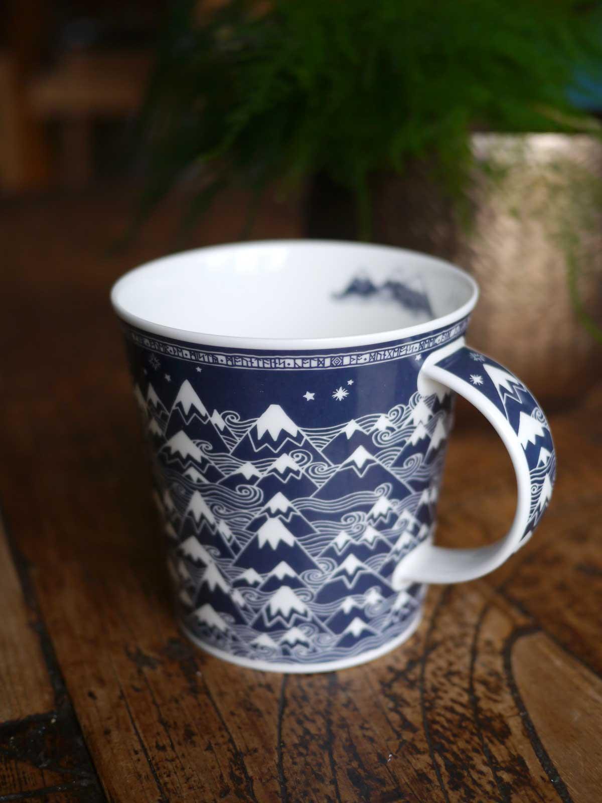 Misty Mountains Indigo Tasse