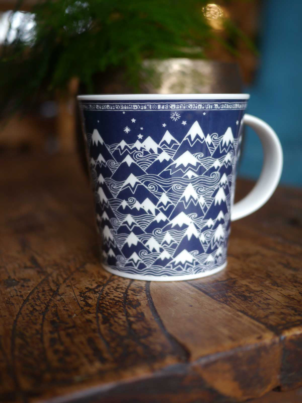 Misty Mountains Indigo Tasse