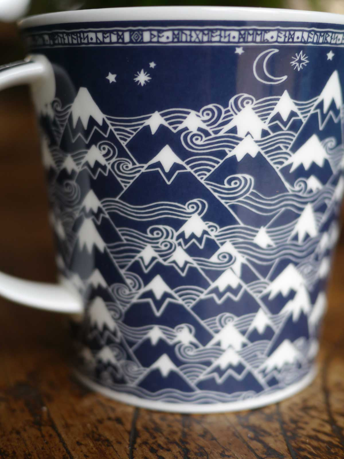 Misty Mountains Indigo Tasse