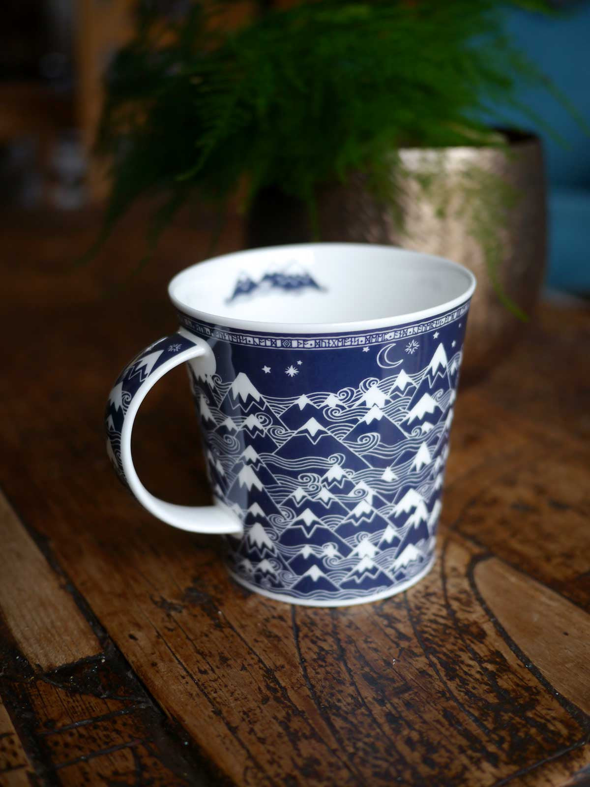 Misty Mountains Indigo Tasse