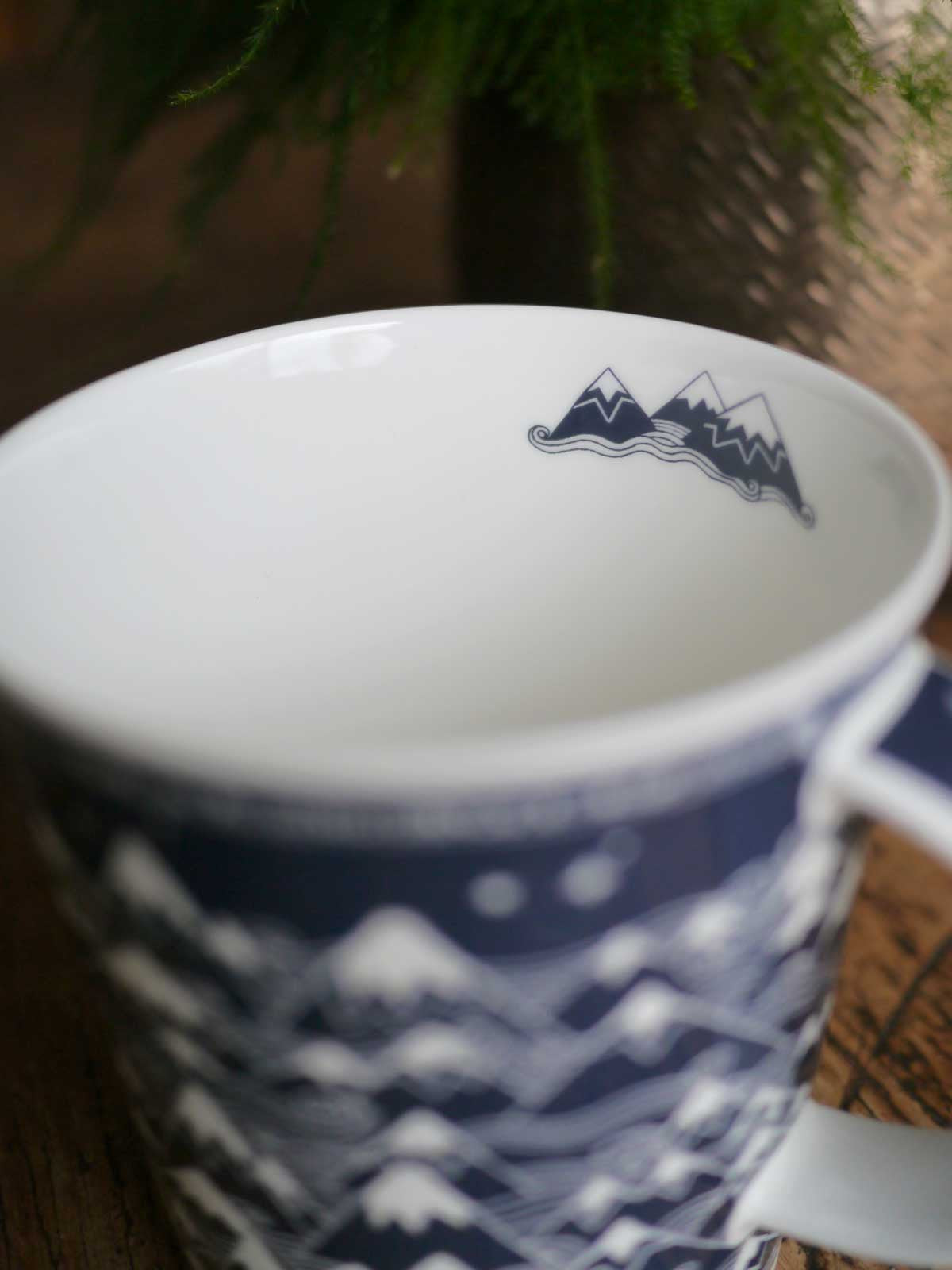 Misty Mountains Indigo Tasse