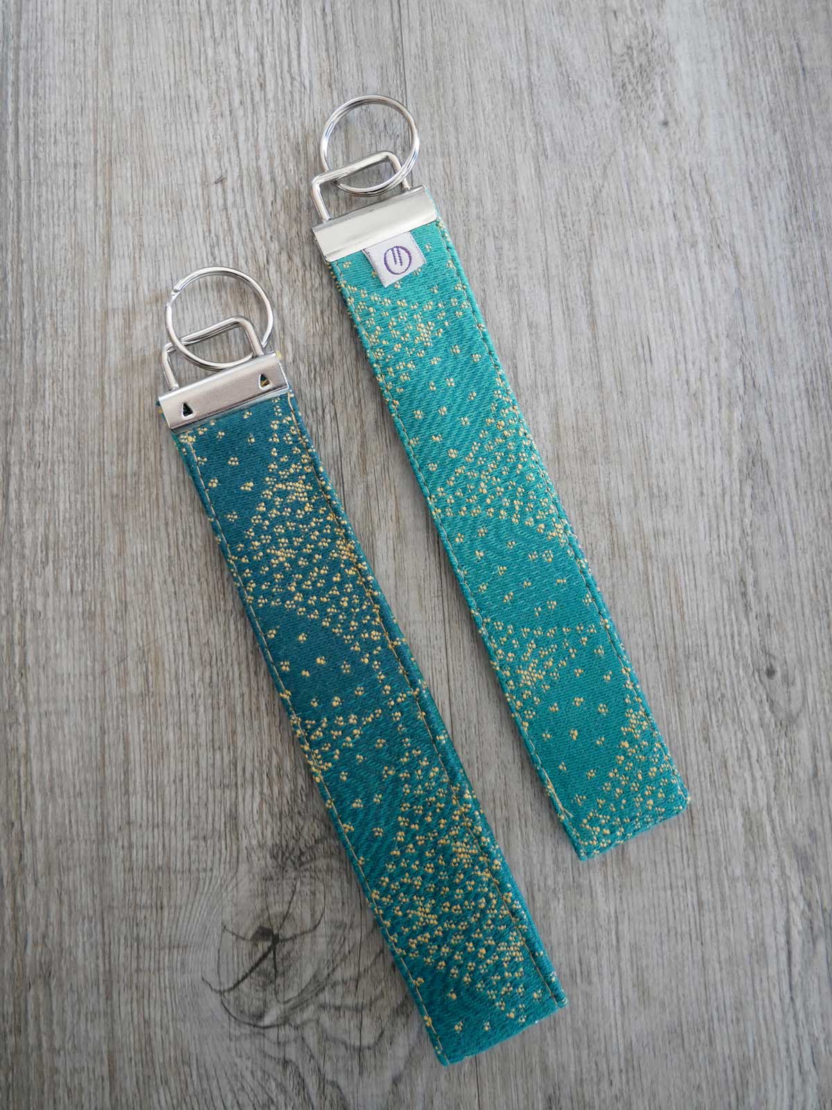 Sternennacht-Schlüsselanhänger aus Jacquard mit Goldstaub